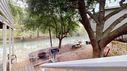 New Braunfels House | Earth Haus