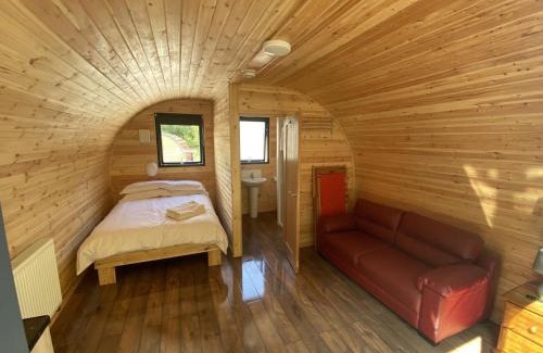 Abercwmboi House | Earth Pod 2 Pet Friendly