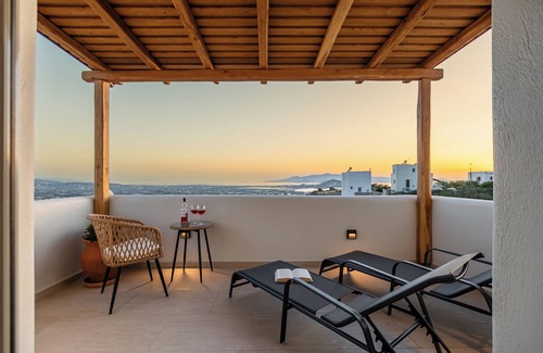 Naxos Town Villa | Eartha Horizon 3BR Villa with Panoramic Sea Sunset View