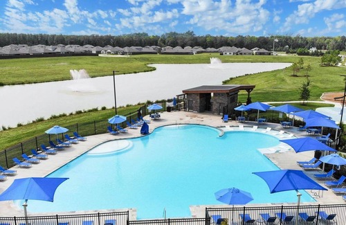 Montgomery County House | Earthy 3 Bedroom Oasis with Community Pool, Near Adventure Park