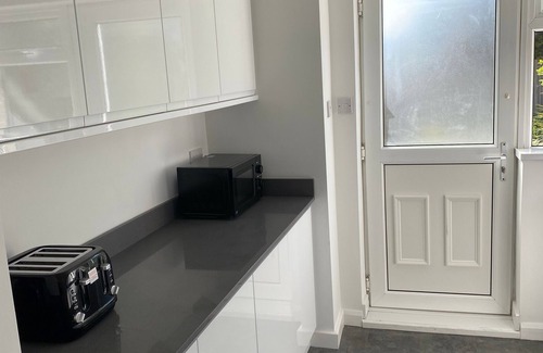 Gateshead House | Easedale - 2 Bdrm Sleeps 4 Ideal for Contractors