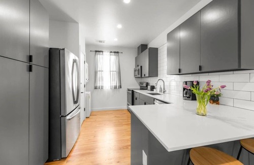 East Cesar Chavez Apartment | East Austin Condo - 2 Bedroom|Free Parking