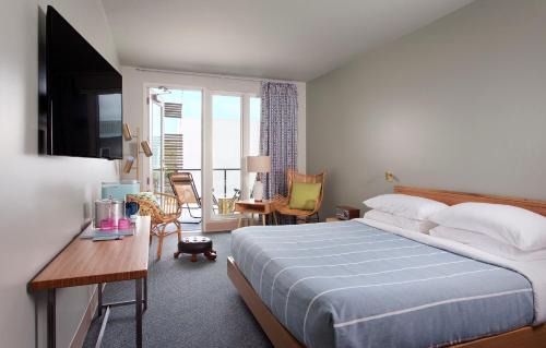 East Cesar Chavez Hotel | East Austin Hotel