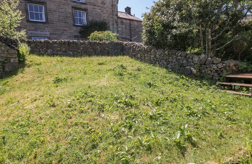 Winster Cottage | EAST BANK COTTAGE, pet friendly, character holiday cottage in Winster