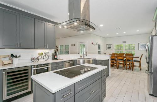 Gulf Breeze House | East Bay Lodge
