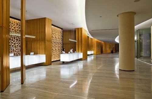 Middle Chaoyang Hotel | EAST Beijing l 798 Art Zone l Shopping Mall l Airport l Subway