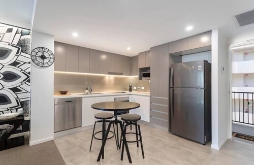 East Brisbane Apartment | East Brisbane 1bed unit with Rooftop pool +Parking