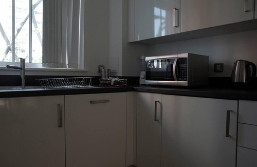 Canning Town House | East Central London - Sleeps 6 - Pet Friendly