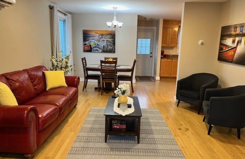 West End Apartment | East Coast Escape - 3 Bedroom Spacious Suite