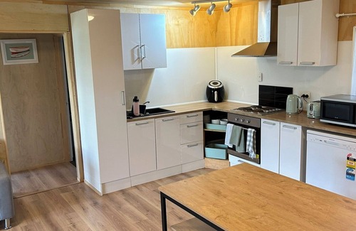 Te Kaha Cottage | East Coast Paradise! Space space and more space!