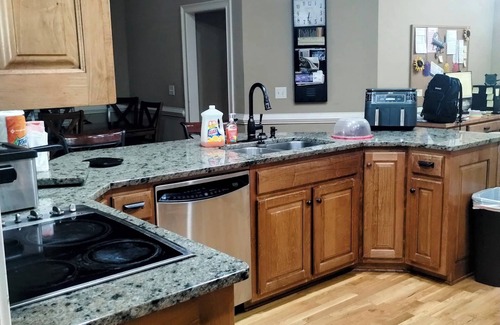 Marietta House | East Cobb Baseball Complex,Private Pool/n48 miles from complex 6br, 5ba, 16 beds
