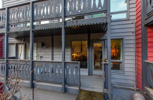 Alyeska Hotel | East Condo #208