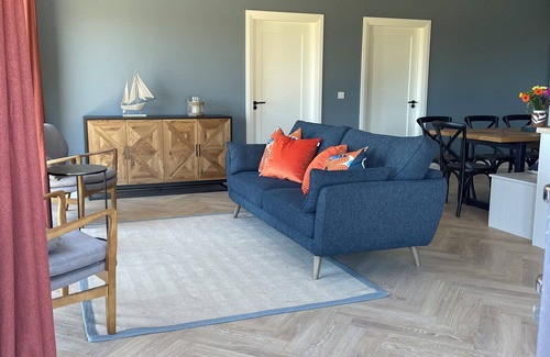 Garryvoe Apartment | East Cork Garryvoe, Panoramic Ballycotton Bay & Island View