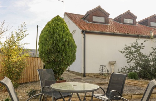 West Heslerton House | EAST COTTAGE, pet friendly, with pool in Rillington