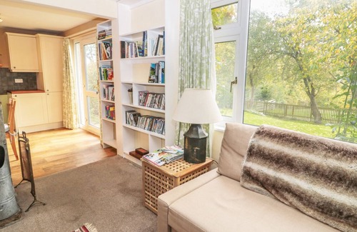 Haydon Bridge Cottage | EAST COTTAGE, pet friendly, with open fire in Haydon Bridge
