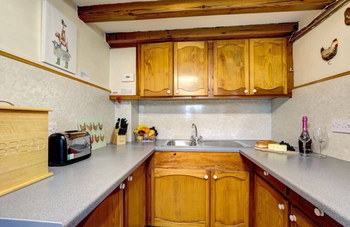 Worton House | East Cottage - Two Bedroom House, Sleeps 4