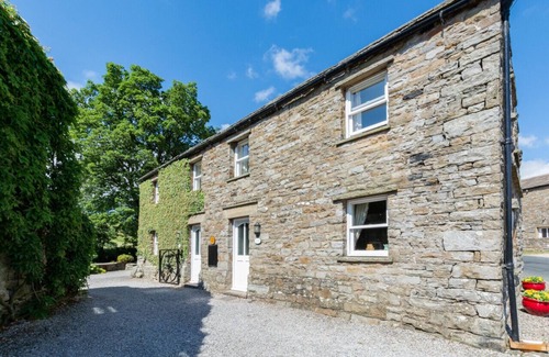 Worton House | East Cottage - Two Bedroom House, Sleeps 4