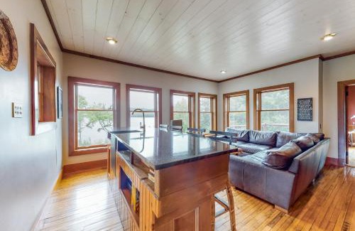 Greenville House | East Cove