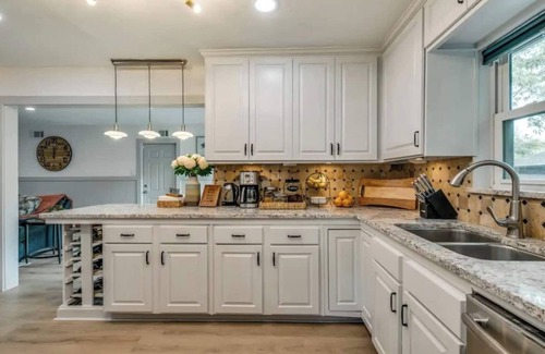 White Rock Hills House | East Dallas 3 Bedroom Home With Stunning Backyard Oasis