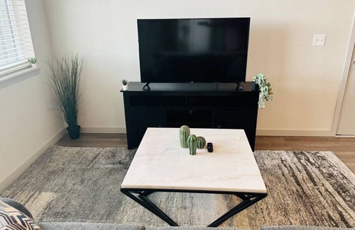 Dupont Apartment | East Denver Relaxation