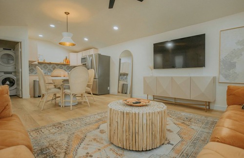Huning Highland Historic District House | East Downtown Desert Chic Casita+Hot Tub+Pet Friendly+No Pet Fee!