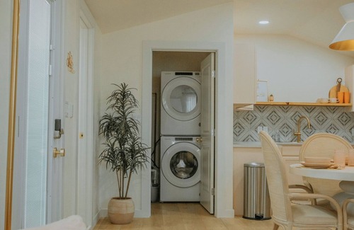 Huning Highland Historic District House | East Downtown Desert Chic Casita+Hot Tub+Pet Friendly+No Pet Fee!
