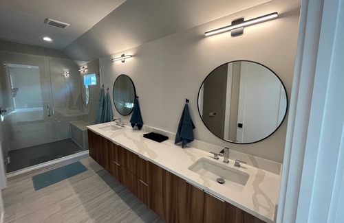 Blackshear-Prospect Hill House | East Downtown Large Hot Tub Discounted Rates Jan/Feb