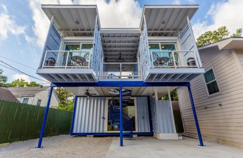 Greater East End Apartment | East Downtown Mico-luxe Container living pod #8