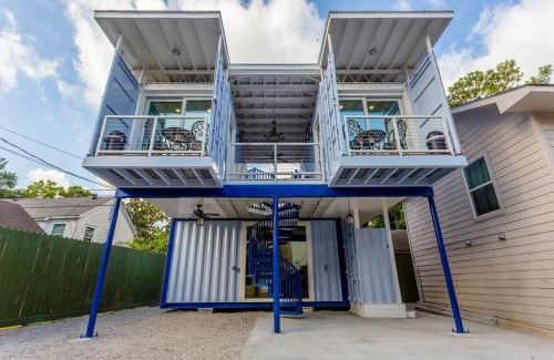 Greater East End Apartment | East Downtown Micro-luxe Container Living Pod #9