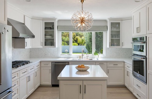 Ojai House | East End Jewel - Family Retreat + Airstream