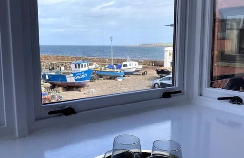 Dunbar Apartment | East Haar 2 Bedroom Flat Overlooking Harbour