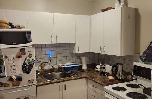 McQuesten West Condo | East Hamilton, close to stores, park, and downtown!