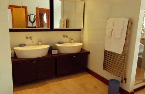 Clearwater Beach Bed & Breakfast | East Hampton Art House Bed & Breakfast