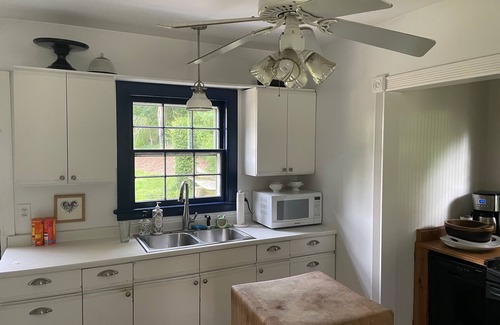 East Hampton North Cottage | East Hampton Cottage Heart of Village 2beds and 1bath approx 1200sq ft