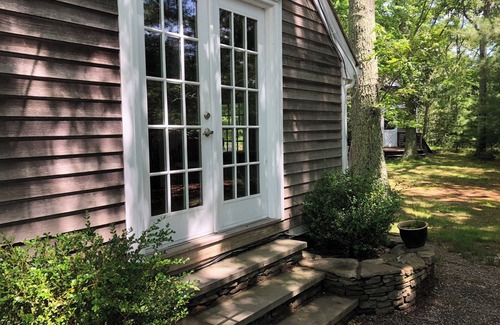 Northwest Harbor Apartment | East Hampton private room w/separate entrance and full bath. New backyard pool!