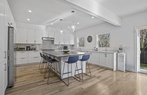 Springs House | East Hampton Retreat: Heated Pool, BBQ,Home Office