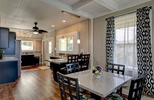 Hakalau House | East Hawaii - Ocean, Mountains & Waterfalls