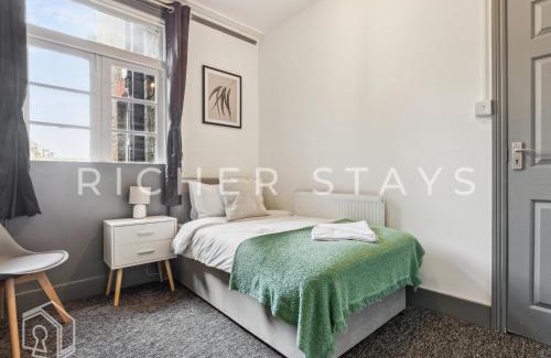 William Morris House | East LDN Guest Rooms and Amenities