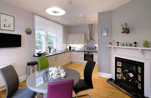 Forres Cottage | East Lodge - a rural retreat that sleeps 6 guests