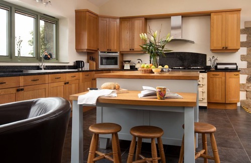 Bedale Cottage | EAST LODGE - STUNNING HOLIDAY HOME, SLEEPS 8, SET IN GLORIOUS YORKSHIRE