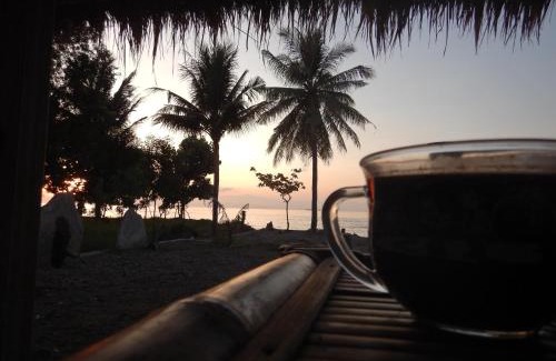 Labuhan Lombok House | East Lombok Dive Hotel - 3 private rooms on the beach