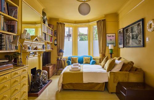 Leabridge Apartment | East London Apartment