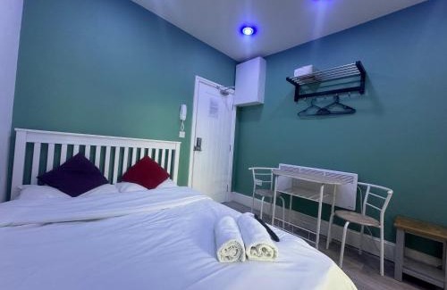 Lea Bridge Apartment | EAST LONDON APARTMENTS SELF check in