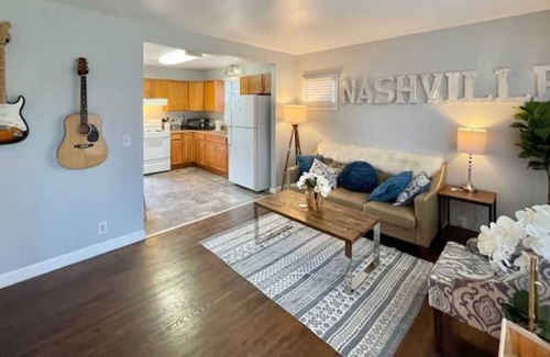 Historic Edgefield House | East Nash/Downtown