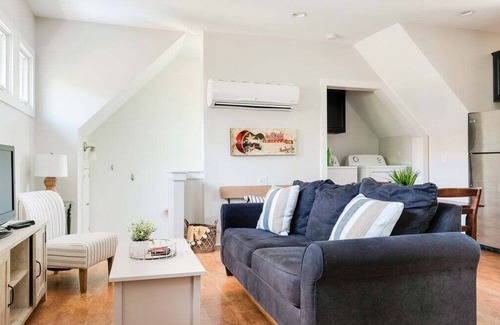 Eastwood Apartment | East Nash Hideaway ~ Close to Everything!