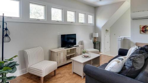 Eastwood Apartment | East Nash Hideaway