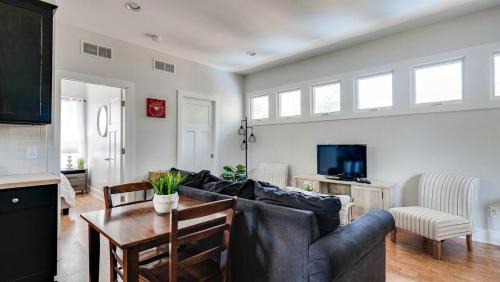 Eastwood Apartment | East Nash Hideaway