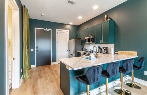Five Points Apartment | East Nashville-2BR Boutique Stay-Sleeps 5-7 mins DT