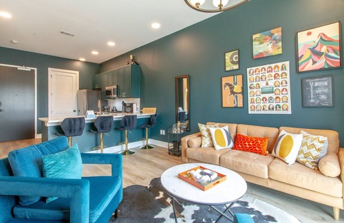 Five Points Apartment | East Nashville-2BR Boutique Stay-Sleeps 5-7 mins DT