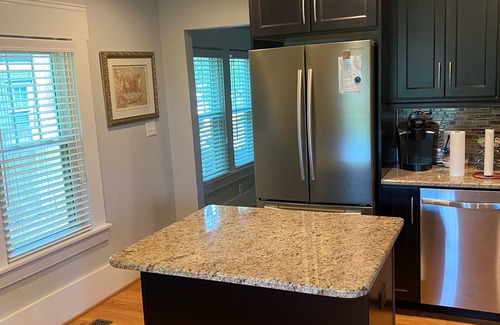 Maxwell House | East Nashville Near 5 Points and Downtown, Free parking private backyard setting